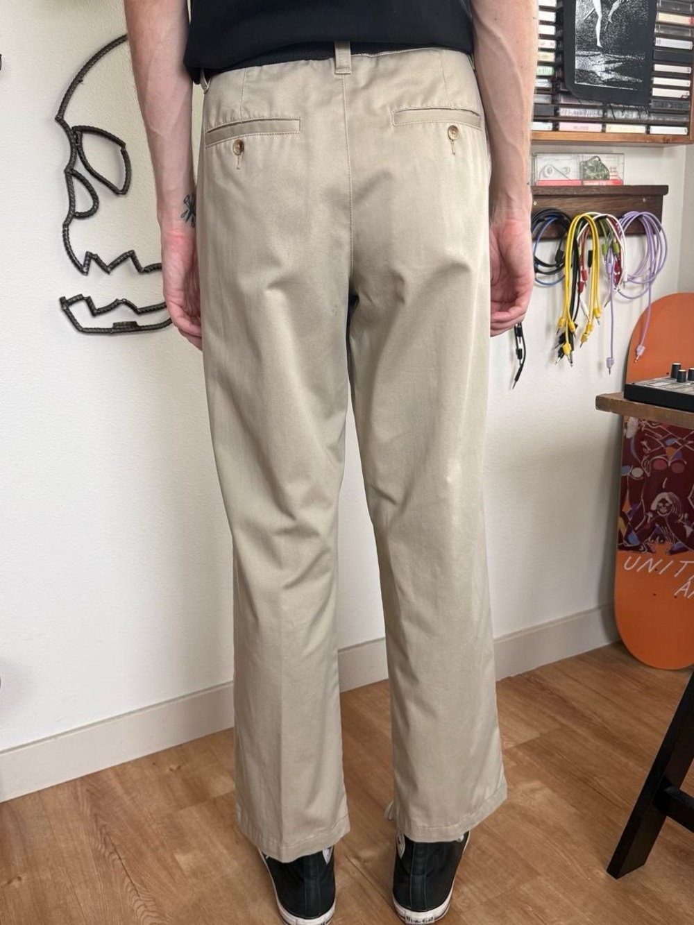 Vintage 2000s Khaki High Waisted Pleated Trousers ~ 35 x 30 - Picture 4 of 7